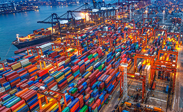 LoRa-based Internet of Things shipping container tracking